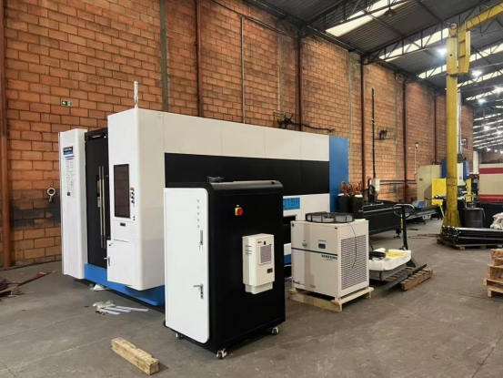 Fiber Metal Laser Cutting