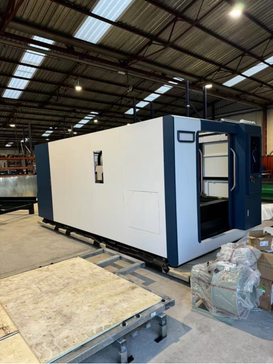 Fiber Laser Cutter