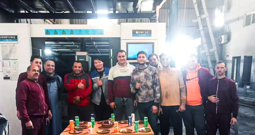 Engineer Li with the Egyptian customer and their technical team